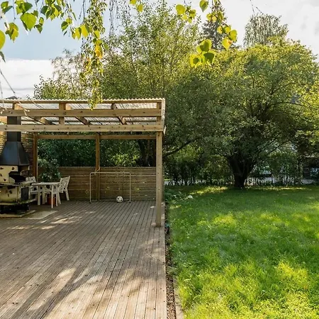 Ihana Omakotitalo Omalla Pihalla 度假居