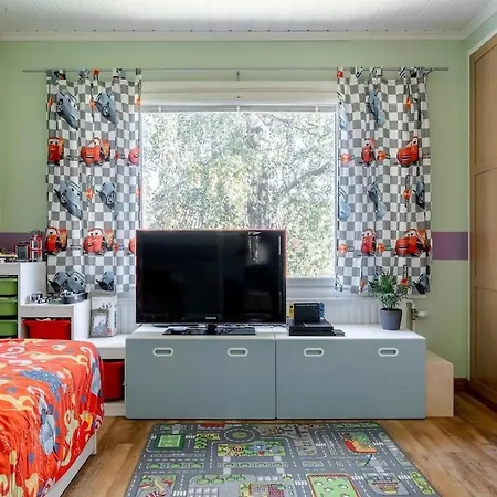 Ihana Omakotitalo Omalla Pihalla 度假居